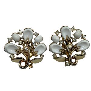 Vintage Milk Glass Clip on Earrings 1950's Crown Trifari jewelry